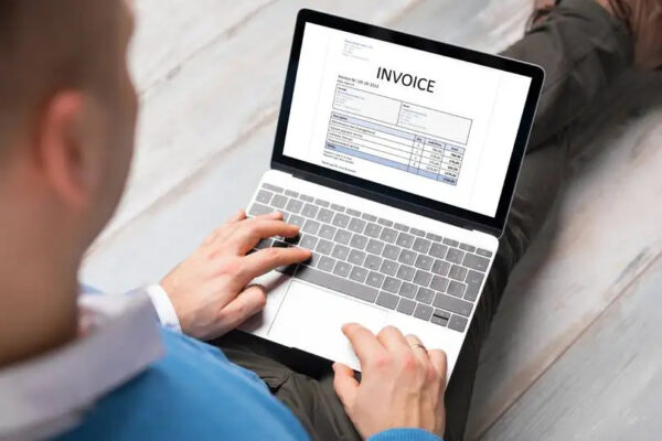 How to Automate Invoice Processing and Minimize Delays with Field Service Management Software