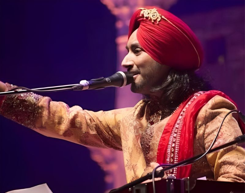 Satinder Sartaaj Education
