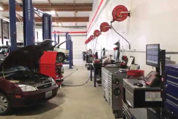 Keeping Your Wheels Rolling Smoothly: Essential Car Care Tips! aaa auto repair shop1