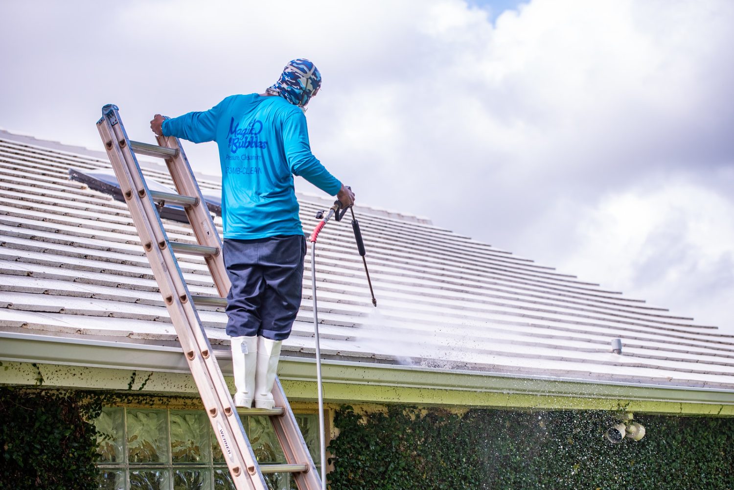 gutter cleaning service2