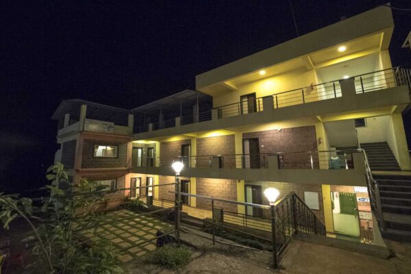 A Romantic Escape to Mahabaleshwar: The Perfect Couple’s Guide to Stays, Views & Experiences