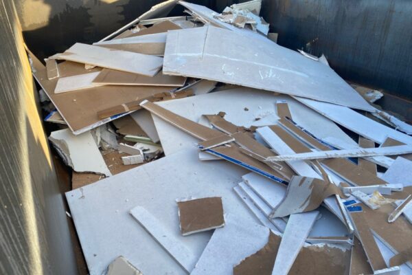 Drywall Bin Rentals in New Westminster: Options for Contractors & Homeowners