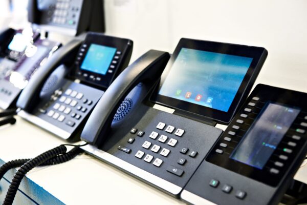 How Telephone System IP PBX in DIFC Dubai Improves Business Businessman using Telephone System IP PBX in DIFC Dubai office 2025
